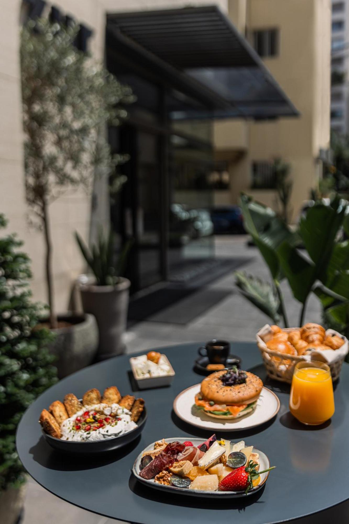 Zur Studios And Suites Beirut Exterior photo